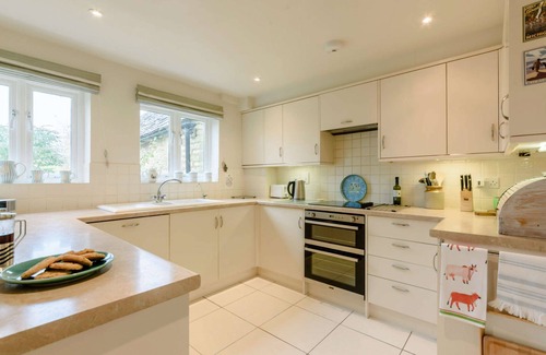 Laverton Cabaña | Attractive and stylish Cotswold cottage with wonderful rural views - Pear Tree Cottage, Cherington