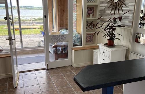 Galway Apartamento | Attractive cosy panoramic ocean view on Galway Bay
