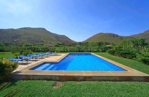 Les Palmeres Villa | Attractive Finca, A/C, Private Pool, Idyllic Location & Views, walking distance to Port de Pollenca!