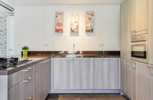 Noordwolde Casa | Amplia y moderna villa para grupos en la naturaleza de Noordwoldse