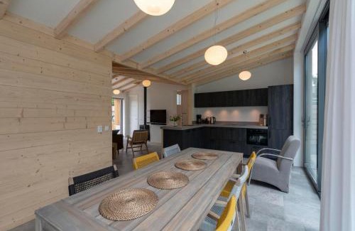 Callantsoog Casa | Attractive home with terrace