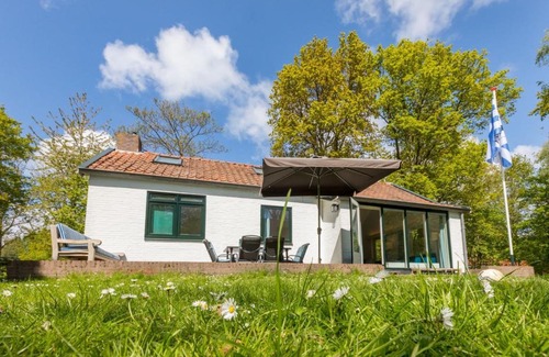 Breezand Casa | Attractive vacation home with spacious garden