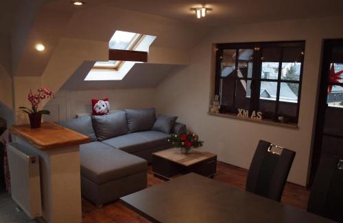 Neundorf Apartamento | Attraktive FeWo in Rosenthal am Rennsteig