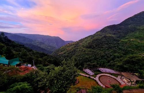Naina Range Complejo | Atulyam, Pangot