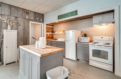 Briceville Condominio | ATV Adventures Await: Tennessee Riverside Retreat