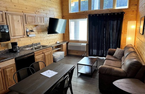 Bramwell Cabina | ATV TrailCamp: Sip's Shack-- Just seconds from the HMT Pocahontas Trailhead!