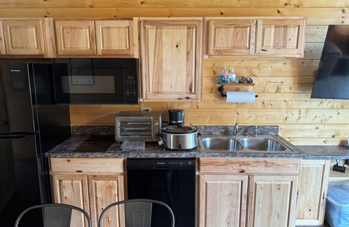 Bramwell Cabina | ATV TrailCamp: Sip's Shack-- Just seconds from the HMT Pocahontas Trailhead!