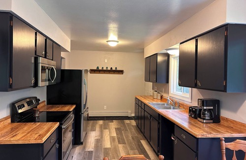 Deerbrook Casa | ATV/UTV/Snow & Ice Age Trails - Golfing - Lakes - Fireplace & Firepit - WIFI