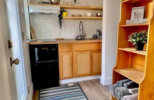 Blackshear-Prospect Hill Casa | ATX Tiny House. Quick Trip to Zilker and ACL.