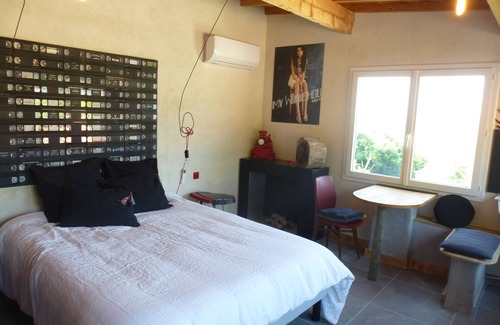 Roynac Cama Y Desayuno | Atypical house with 6 bedrooms and 5 bathrooms near the Saou forest