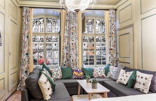 Fribourg Apartamento | Atypical room in Fribourg's old town
