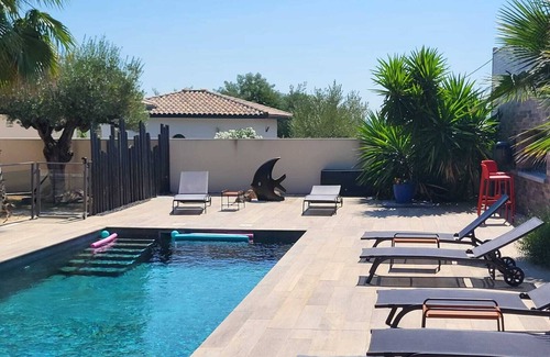 Lezignan-la-Cebe Casa | ATYPICAL VILLA WITH POOL