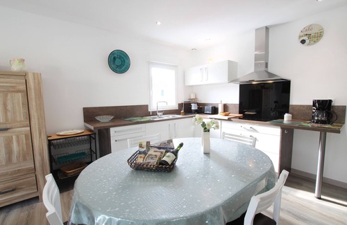 Carentan Apartamento | Vrbo Property