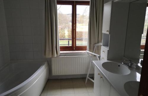 Bohon Casa | Au Bord De L'eau