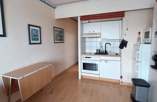 La Cite Apartamento | Au Bord de Mer - apartment on marina with balcony and sea view.