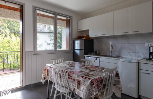 Besse-en-Chandesse Casa | Au Cœur de la Cité Médiévale de Besse