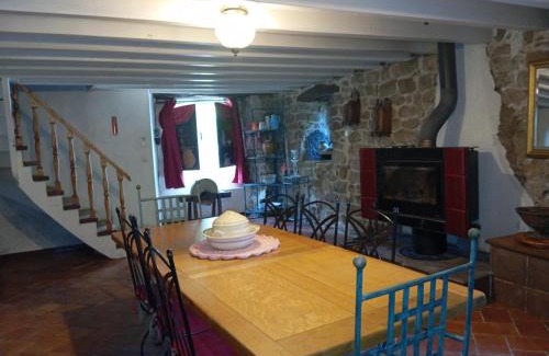 Saint-Agreve Casa | Au cœur de saint Agrève -Séjour Chez l'habitant