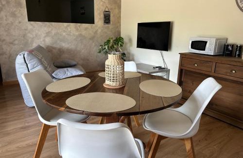 Saint-Germain-du-Salembre Apartamento | Au cœur des bois