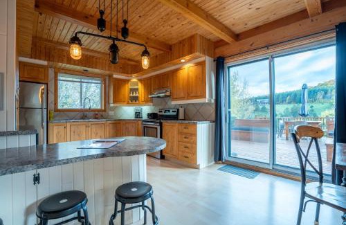 Sainte-Melanie Casa | Au Chic Chalet des Chutes Chic Cottage