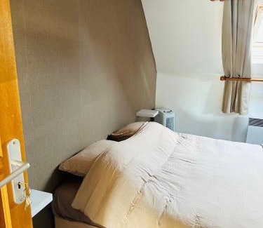 Guines Cama Y Desayuno | Au Cosy