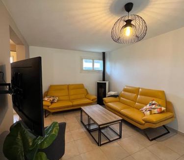 Lye Casa | Au dessus des près