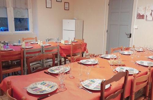 Saint-Exupery-les-Roches Casa | AU DOUX REFUGE" SELF-CATERING COTTAGE LARGE CAPACITY / FARM ANIMALS / OUTDOOR GAMES