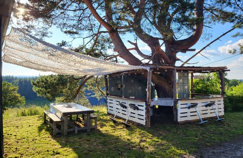 Saint-Exupery-les-Roches Casa | AU DOUX REFUGE" SELF-CATERING COTTAGE LARGE CAPACITY / FARM ANIMALS / OUTDOOR GAMES