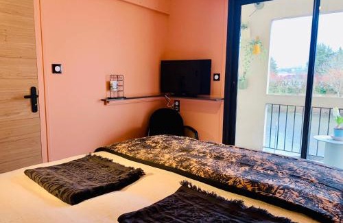 Saintes Apartamento | "Au Fil de la Charente" - Coeur de Saintes - WIFI Clim - Classé 4 étoiles - 4 pers