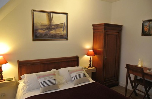 Saint-Jouan-des-Guerets Cama Y Desayuno | Au Logis De La Rance Bed and Breakfast