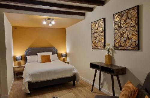 Saint-Quentin-sur-le-Homme Casa | Au Mont De La Quintine # Piscine & Jacuzzi #