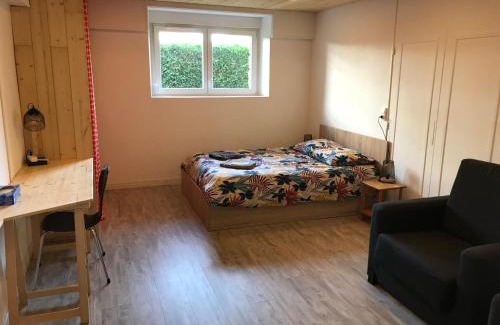 Issoire Apartamento | Au parfait, T2 Rdc, frais, jardin, calme, parking, idéalement placé