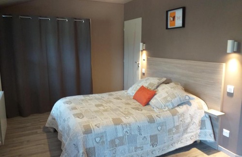 Saint-Martin-du-Frene Cama Y Desayuno | Au petit bonheur
