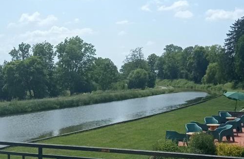 Selles Cama Y Desayuno | Au pont tournant