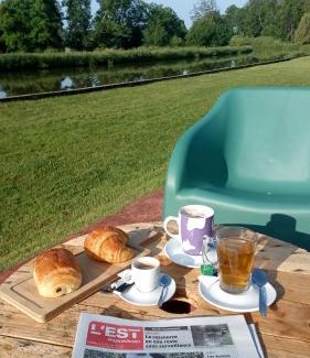 Selles Cama Y Desayuno | Au pont tournant