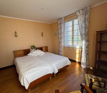 Saint-Cirgues-la-Loutre Cama Y Desayuno | Auberge des Ruines de Merle