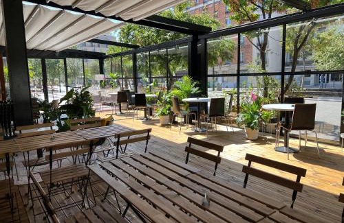 Quartier de la Chapelle Hostal | Auberge de Jeunesse HI Paris Yves Robert