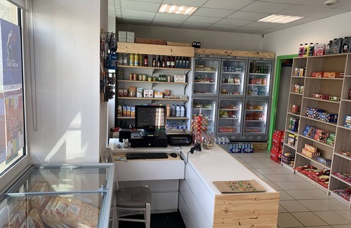 Freycenet-la-Tour Apartamento | Auberge de la Tour Bar Restaurant Supermercados