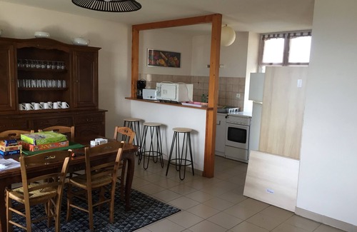 Freycenet-la-Tour Apartamento | Auberge de la Tour Bar Restaurant Supermercados