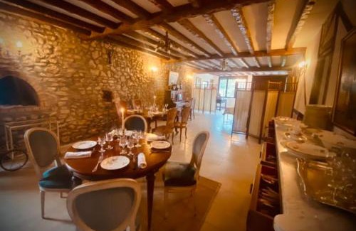 Anjouin Casa | Auberge du chant du coq