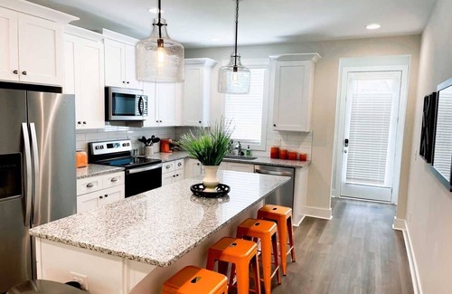 Auburn - Opelika Casa | Aubie’s Favorite Place near Campus and Tiger Town with 2 King & 2 Queen beds