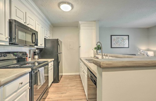 Auburn Condominio | Auburn Condo w/ 2 Pools < 2 Mi to University!