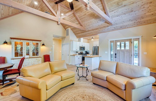 Auburn Cabaña | Auburn Farmhouse w/ Fireplace, Close to Wineries