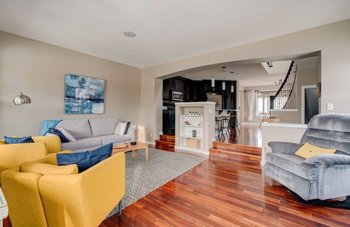 Southeast Calgary Casa | Auburn Oasis☀️near Mountains*South Health*Fish Creek*4 bdrms*4 bthrms*Sleeps 10