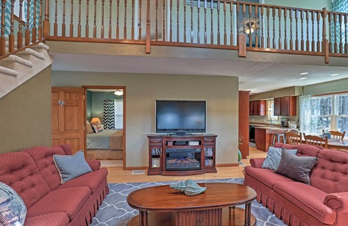 Auburn Cabaña | Auburn Vacation Rental Home Near Owasco Lake!