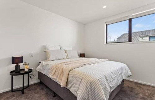Te Atatu Peninsula Casa | Auckland Peninsula Stunner