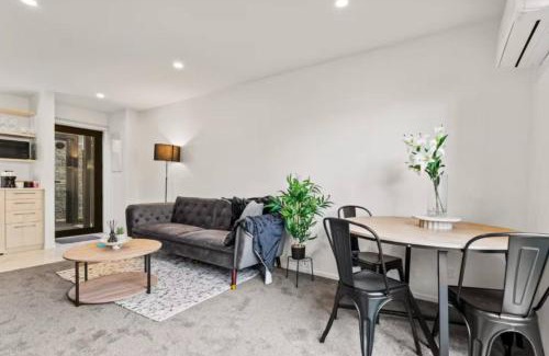 Te Atatu Peninsula Casa | Auckland Peninsula Stunner