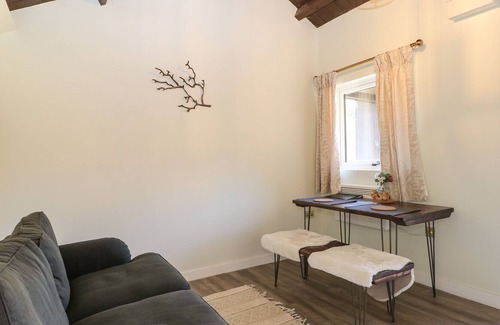 Aldermaston Wharf Apartamento | AUDACIOUS - NO. 1, pet friendly, with a garden in Goring-On-Thames