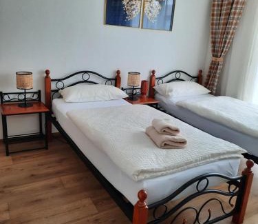 Haunstetten-Siebenbrunn Apartamento | Augsburg!Möblierte Appartment!