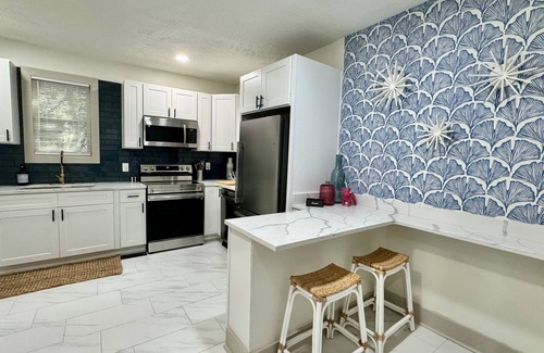 Summerville Casa | Augusta Charmer Perfect for Travelers / Mid Term Professionals / Families