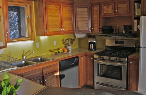 Homer Cabaña | AUGUSTINE SEA WATCH PRIVATE PEACEFUL AND SECLUDED ENJOY this truly Alaskan Home!